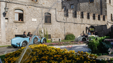 Bugatti bleu, 3-4 ard fontaines