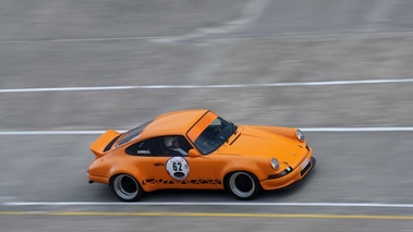 Rallye de Paris Classic 2012 - Porsche 911 Carrera 2.7 RSR orange 3/4 avant droit filé
