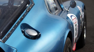 Rallye de Paris Classic 2012 - Shelby Cobra Daytona Coupe bleu trappe à essence