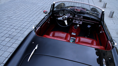 Traversée de Paris 2012 - Alfa Romeo noir intérieur