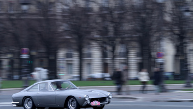 Traversée de Paris 2012 - Ferrari 250 GT Lusso gris 3/4 avant droit filé