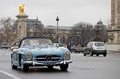 Traversée de Paris 2013 - Mercedes 300 SL Roadster bleu 3/4 avant droit