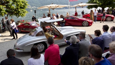 Villa d'Este 2012 - Mercedes 300 SL gris profil penché
