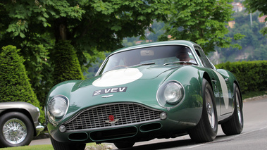 Villa d'Este 2013 - Aston Martin DB4 GT Zagato vert 3/4 avant gauche penché