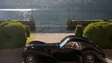 Villa d'Este 2013 - Bugatti Type 57 SC Atlantic noir profil vue de haut