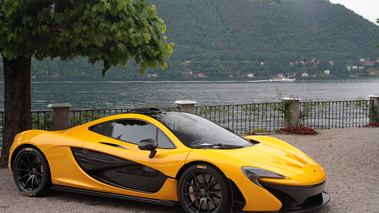 Villa d'Este 2013 - McLaren P1 jaune 3/4 avant droit