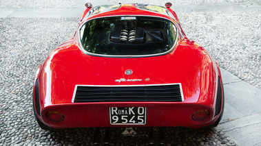 Villa d'Este 2018 - Alfa Romeo 33 Stradale rouge face arrière 2