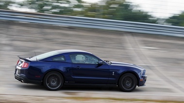Autodrome Radical Meeting - Shelby GT500 2010 bleu 3/4 arrière droit filé