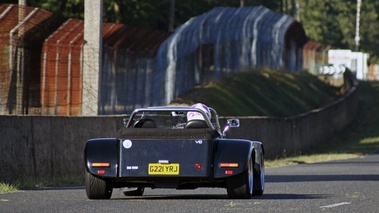Autodrome Radical Meeting 2012 - Caterham V8 noir face arrière