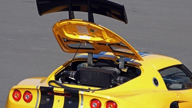 Autodrome Radical Meeting 2012 - Lotus Exige S2 Cup 260 jaune moteur