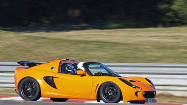 Autodrome Radical Meeting 2012 - Lotus Exige S2 orange 3/4 avant droit filé