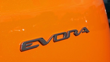 Lotus Evora orange logo