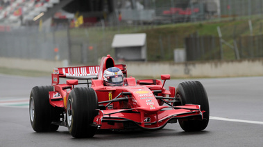 Ferrari Finali Mondiali 2011 - Mugello - F1 rouge 3/4 avant droit