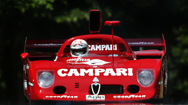 Alfa Romeo rouge face avant