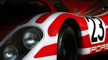 Porsche 917 rouge numéro portière