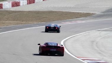 Ferrari Enzo rouge face arrière