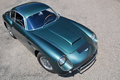 Aston Martin DB4 GT Zagato vert 3/4 avant droit vue de haut