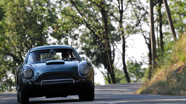 Aston Martin DB4 GT Zagato vert face avant penché