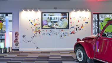 Citroën 2CV Google rouge aile avant bureaux