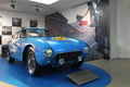 Musée Ferrari - 500 Mondial Berlinetta bleu 3/4 avant droit