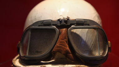Musée Ferrari - lunettes pilote