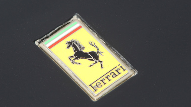 Ferrari 512 BBi noir logo capot