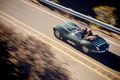 Jaguar XKSS 2016 vert 3/4 arrière gauche filé vue de haut
