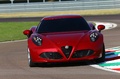 Alfa Romeo 4C rouge face avant