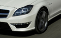 Mercedes CLS 63 AMG Shooting Brake blanc phare avant travelling