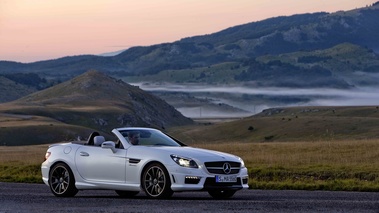 Mercedes SLK 55 AMG blanc 3/4 avant droit 2