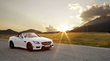 Mercedes SLK 55 AMG blanc 3/4 avant droit 4