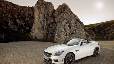 Mercedes SLK 55 AMG blanc 3/4 avant gauche 2