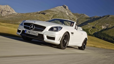 Mercedes SLK 55 AMG blanc 3/4 avant gauche travelling penché 2