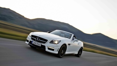 Mercedes SLK 55 AMG blanc 3/4 avant gauche travelling penché 4