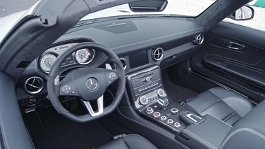 Mercedes SLS AMG Roadster anthracite satiné/mate intérieur