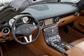 Mercedes SLS AMG Roadster marron intérieur