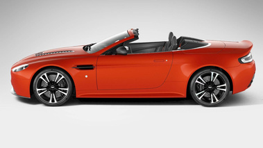 Aston Martin V12 Vantage Roadster - orange - profil gauche