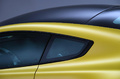 Aston Martin V12 Vantage S jaune toit