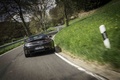 Aston Martin V8 Vantage SP10 anthracite face arrière travelling penché