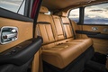 Rolls Royce Cullinan rouge sièges arrière