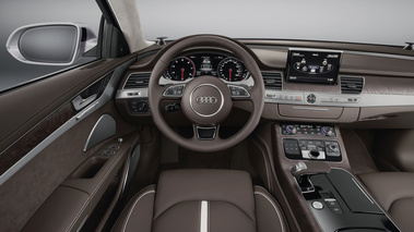 Audi A8 MY2013 gris tableau de bord