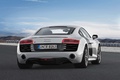 Audi R8 V10 MkII blanc 3/4 arrière droit