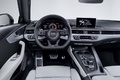 Audi RS4 bleu tableau de bord