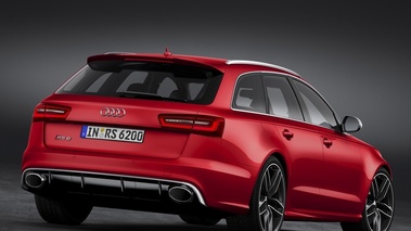 Audi RS6 Avant 2013 - rouge - 3/4 arrière droit