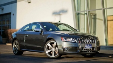 Audi S5 V8 USA Special Edition - Daytona Grey - 3/4 avant droit