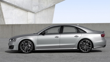 Audi S8 Plus - Grise - Profil gauche