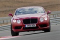 Bentley Continental GT V8 rouge face avant penché