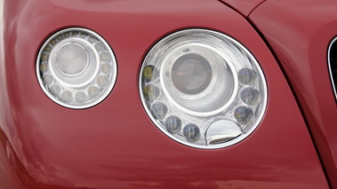 Bentley Continental GT V8 rouge phares avant
