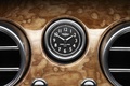 Bentley Continental GTC 2011 anthracite horloge tableau de bord