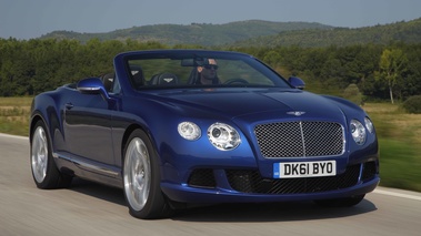 Bentley Continental GTC 2011 bleu 3/4 avant droit travelling 2